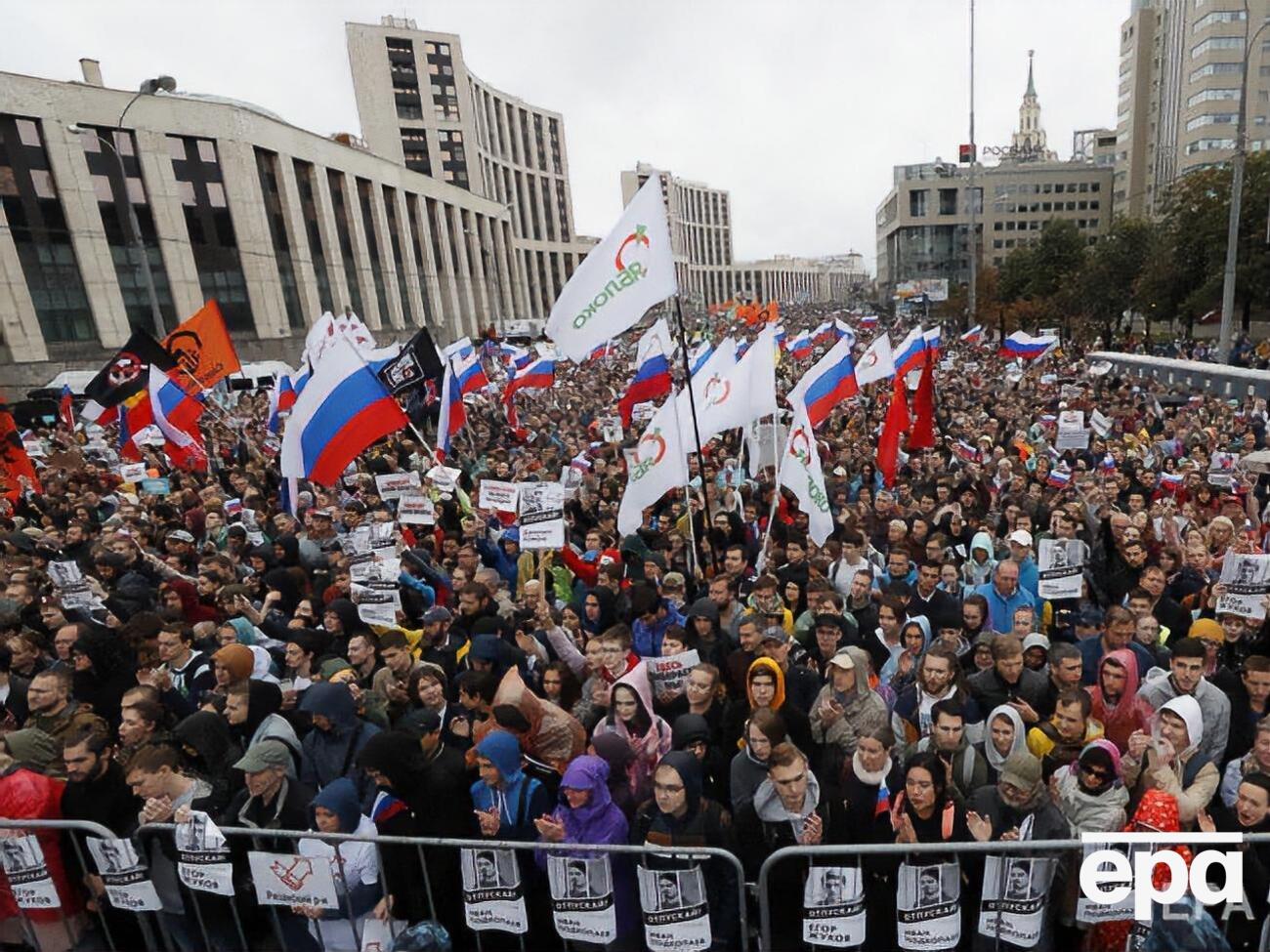 Сенцов знает о митингах российской оппозиции, которые проходят в Москве