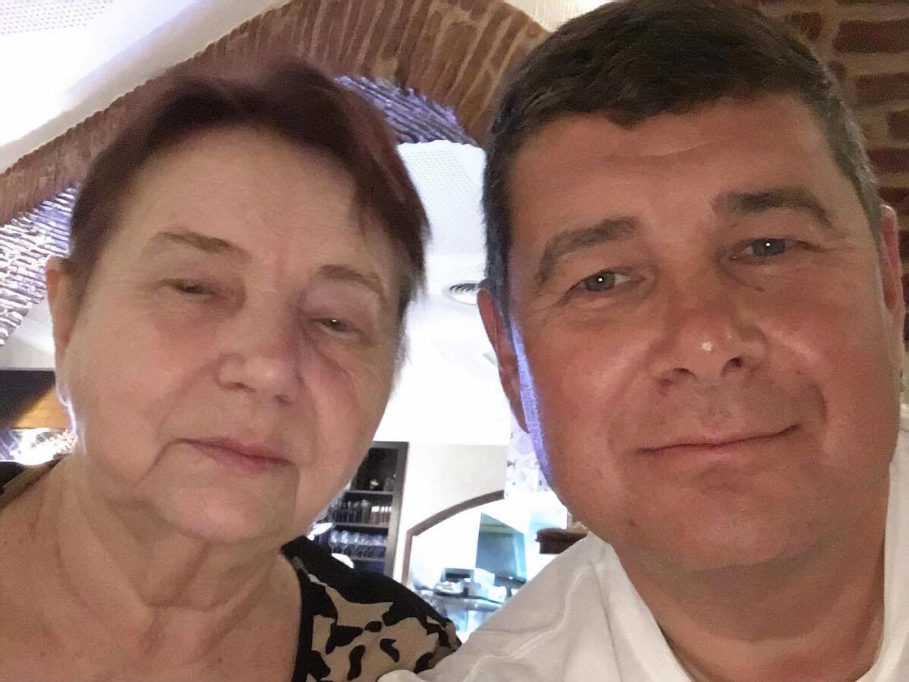Онищенко назвав свою матір людиною "старих комуністичних засад"