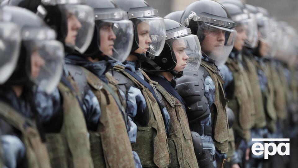 Российские силовики задержали почти 250 человек после санкционированной властями акции оппозиции