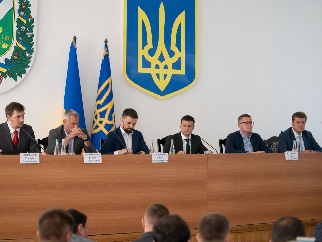 До призначення головою Житомирської ОДА Бунечко (праворуч) працював у СБУ
