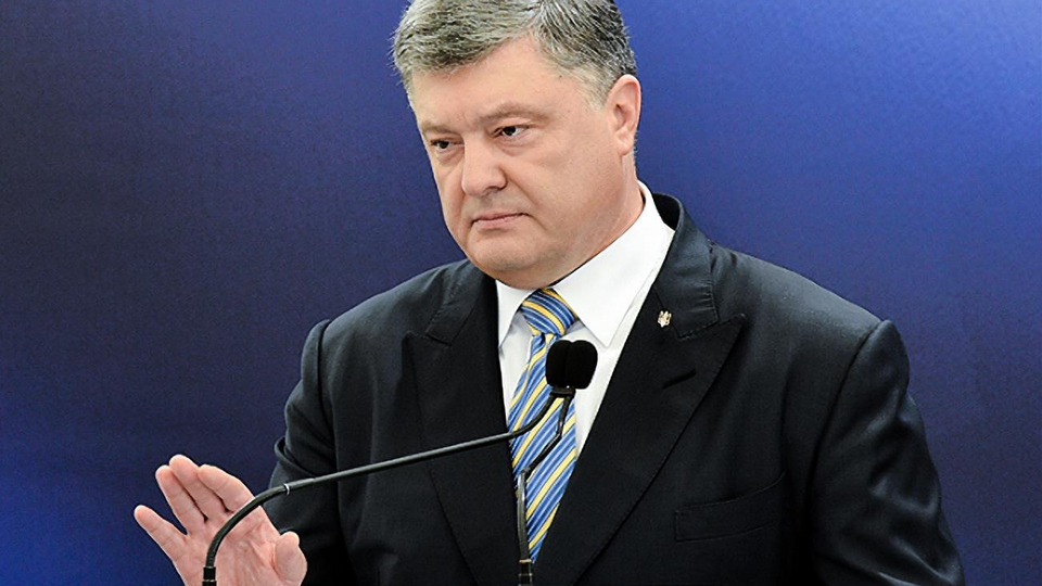 Сьогодні Порошенко приходив на допит у ДБР