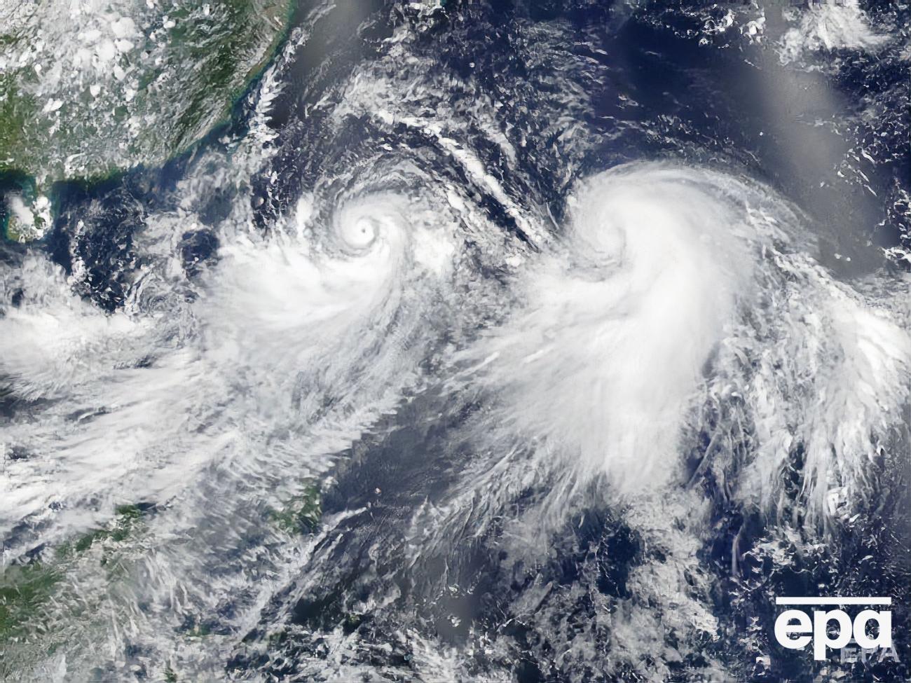 С вечера сегодняшнего дня на тихоокеанском побережье западной и восточной частей Японии ожидаются сильные ветры и волнение на море