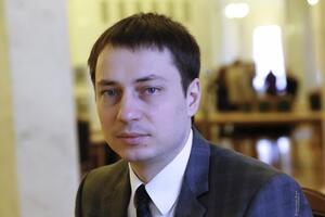 Александр Трохимец: То есть мы с вами, налогоплательщики, дотируем сначала добычу угля на государственных шахтах, а потом еще дотируем его сжигание на государственных ТЭС