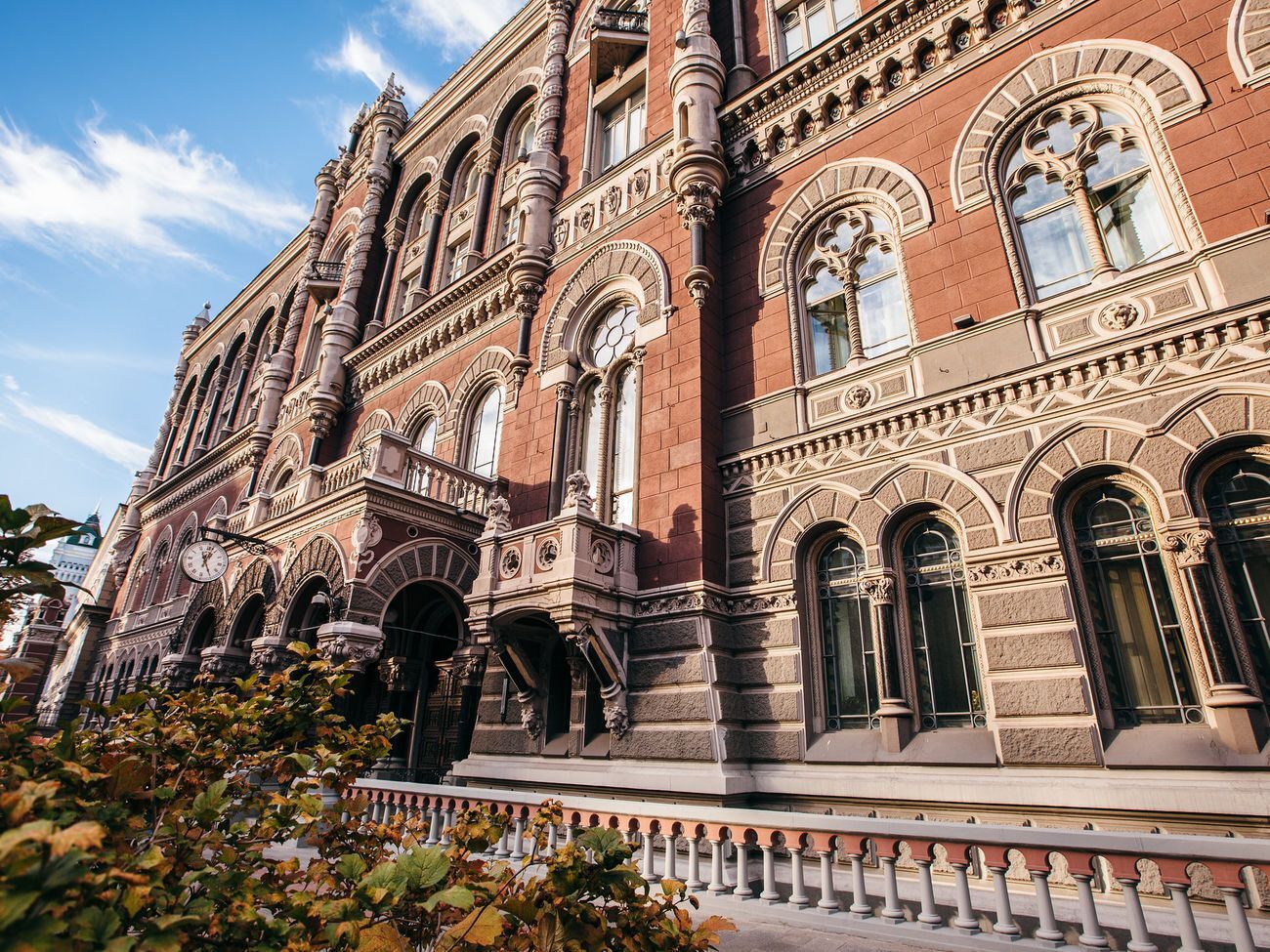 У НБУ розповіли про підвищення кількості операцій з електронними грошима