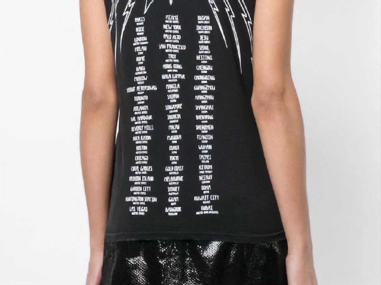 Футболки изъяли из продажи