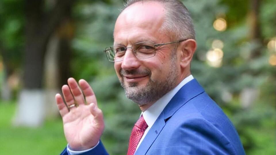 У 2015–2016 роках Безсмертний уже був представником України в політичній підгрупі ТКГ