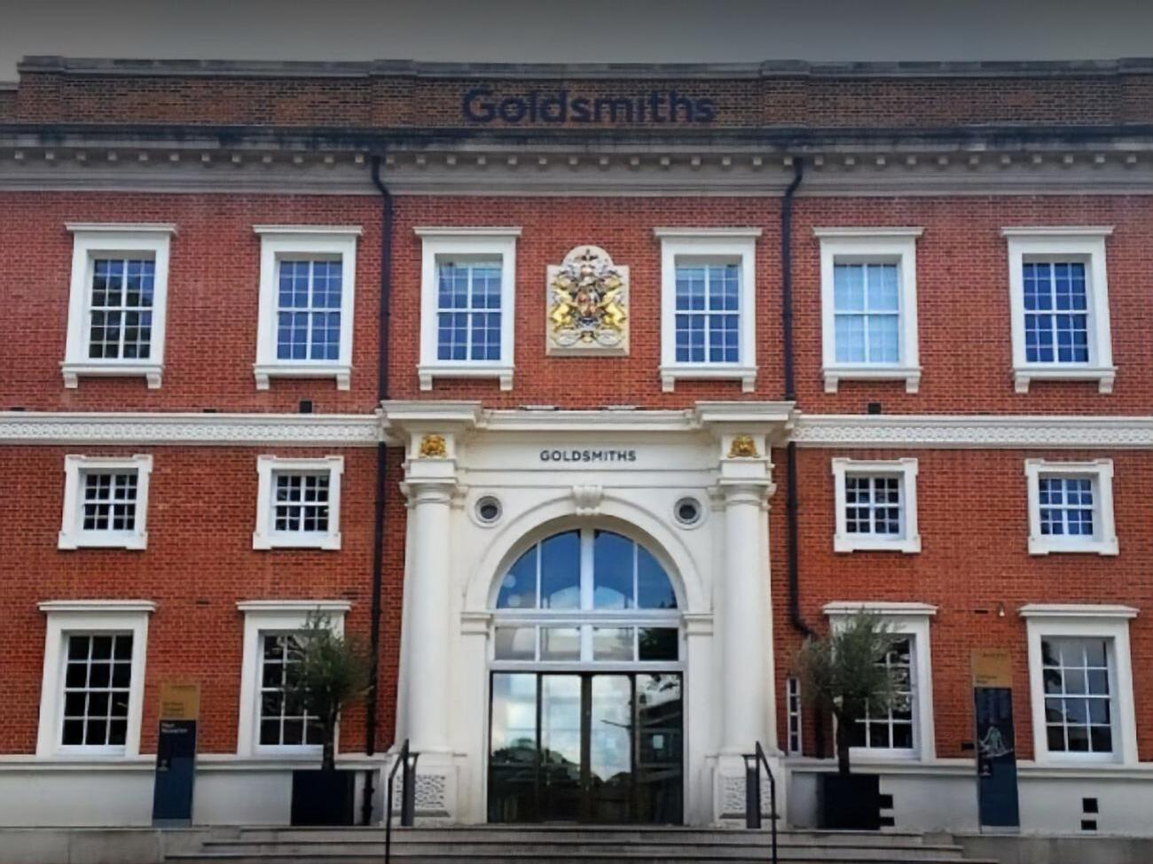 Голдсмітс закликає інші виші брати з нього приклад