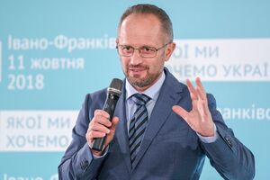 Зеленский уволил Безсмертного с должности представителя Украины в подгруппе по политическим вопросам на переговорах в Минске 13 августа