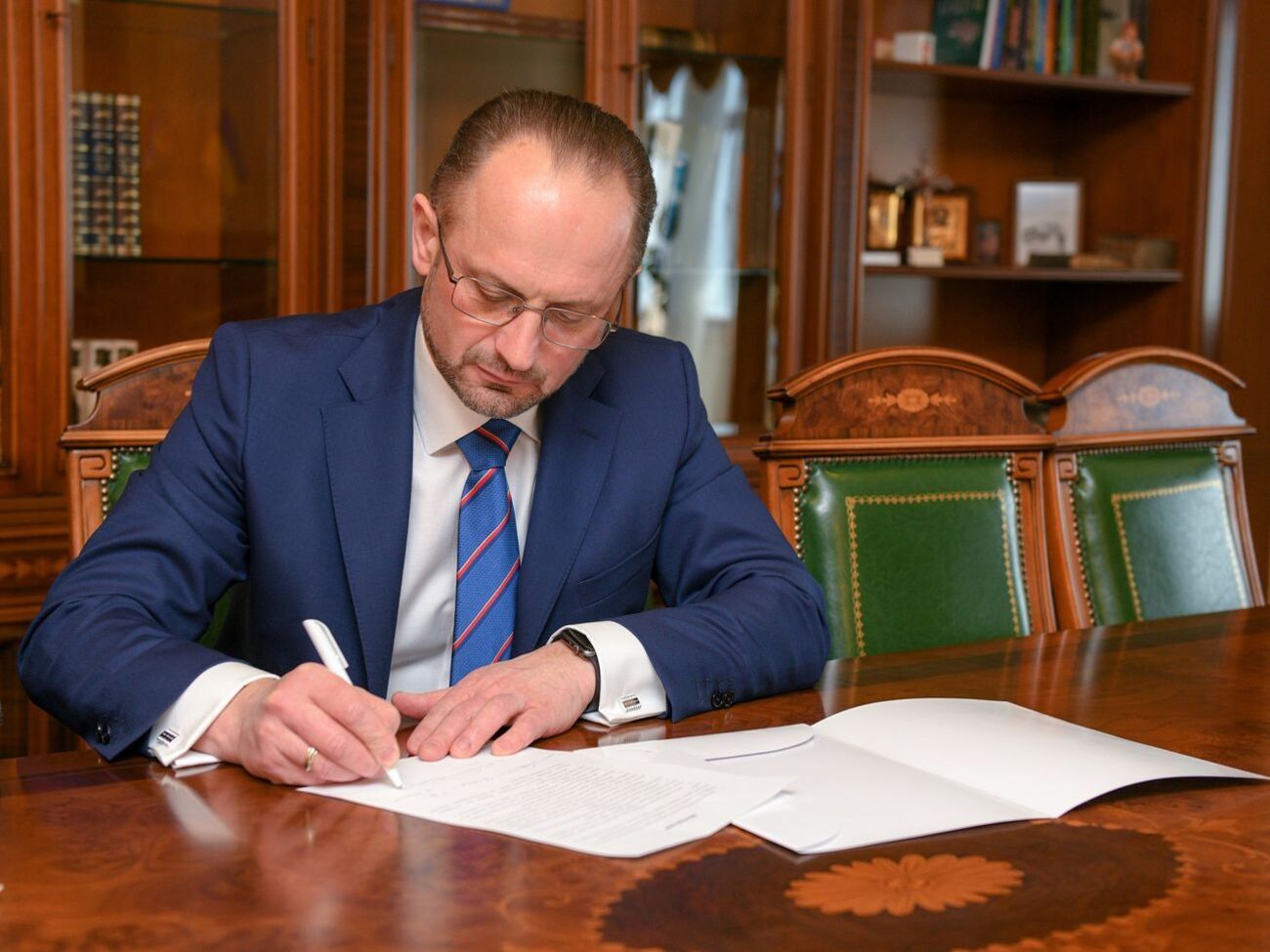 Безсмертний наголосив, що призначати і звільняти – право президента