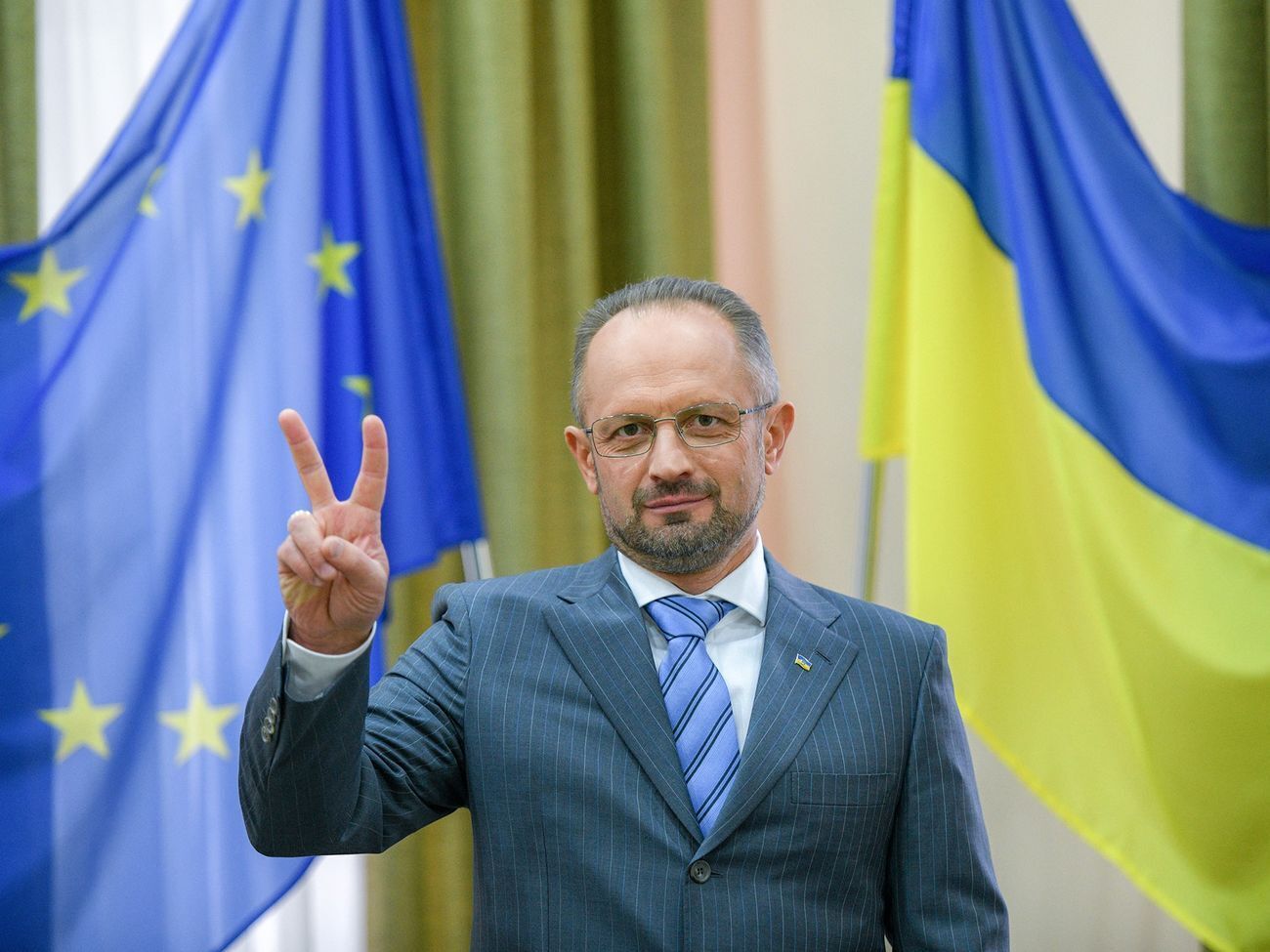 Безсмертный заявил, что из переговорной группы в Минске его уволили из-за позиции, которая не совпадала с мнением команды Зеленского