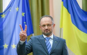 Безсмертный заявил, что из переговорной группы в Минске его уволили из-за позиции, которая не совпадала с мнением команды Зеленского