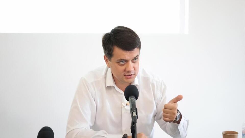 Разумков: Мы видели, что к концу года они шли на рекламу, а не на развитие партийной структуры