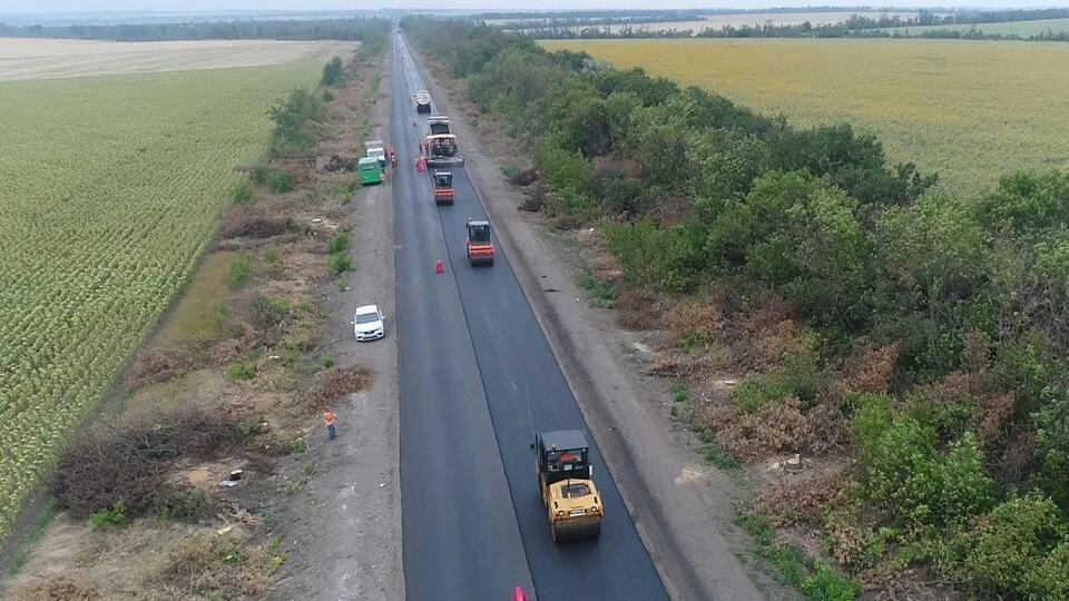 Уряд спрямував кошти на ремонт доріг