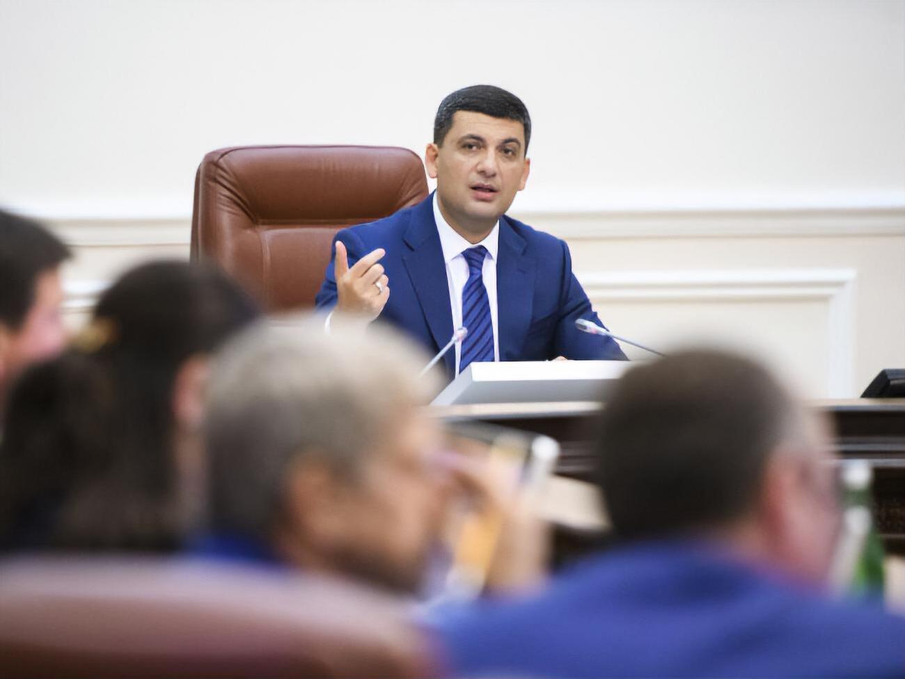 Володимир Гройсман: Вугілля логістично може поставлятися тільки з Російської Федерації. Російська Федерація перекриває постачання вугілля