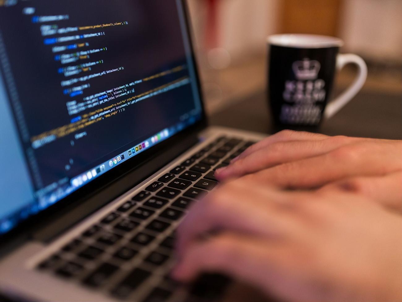 Печерський райсуд зобов'язав провайдерів заблокувати низку сайтів, на яких публікували статті про заступника начальника Головного слідчого управління Нацполіції Євгена Шевцова і його дружину