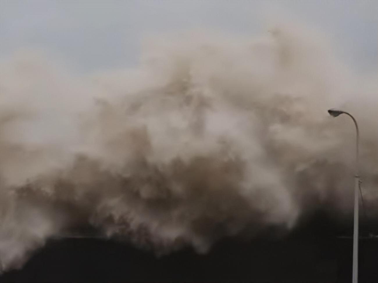 Тайфун накрыл запад Японии