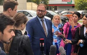 Полозов сообщил, что сегодня суд в Москве оставил под арестом шестерых украинских моряков
