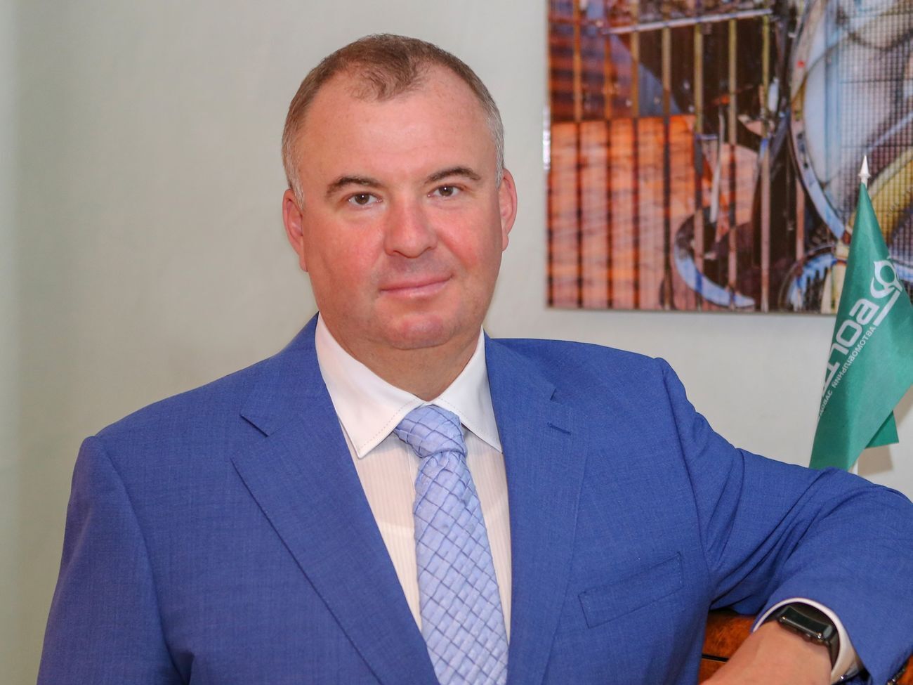 Гладковский не упомянул в декларации стоимость корпоративных прав в кипрской фирме, а также автомобиль сына, заявили в НАПК