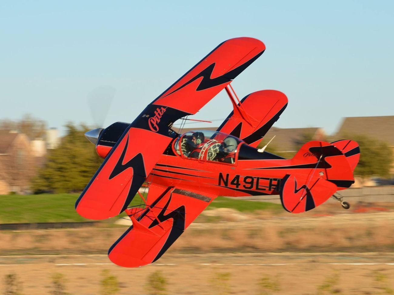 Самолет Pitts S-2B является бипланом