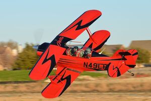 Літак Pitts S-2B є біпланом