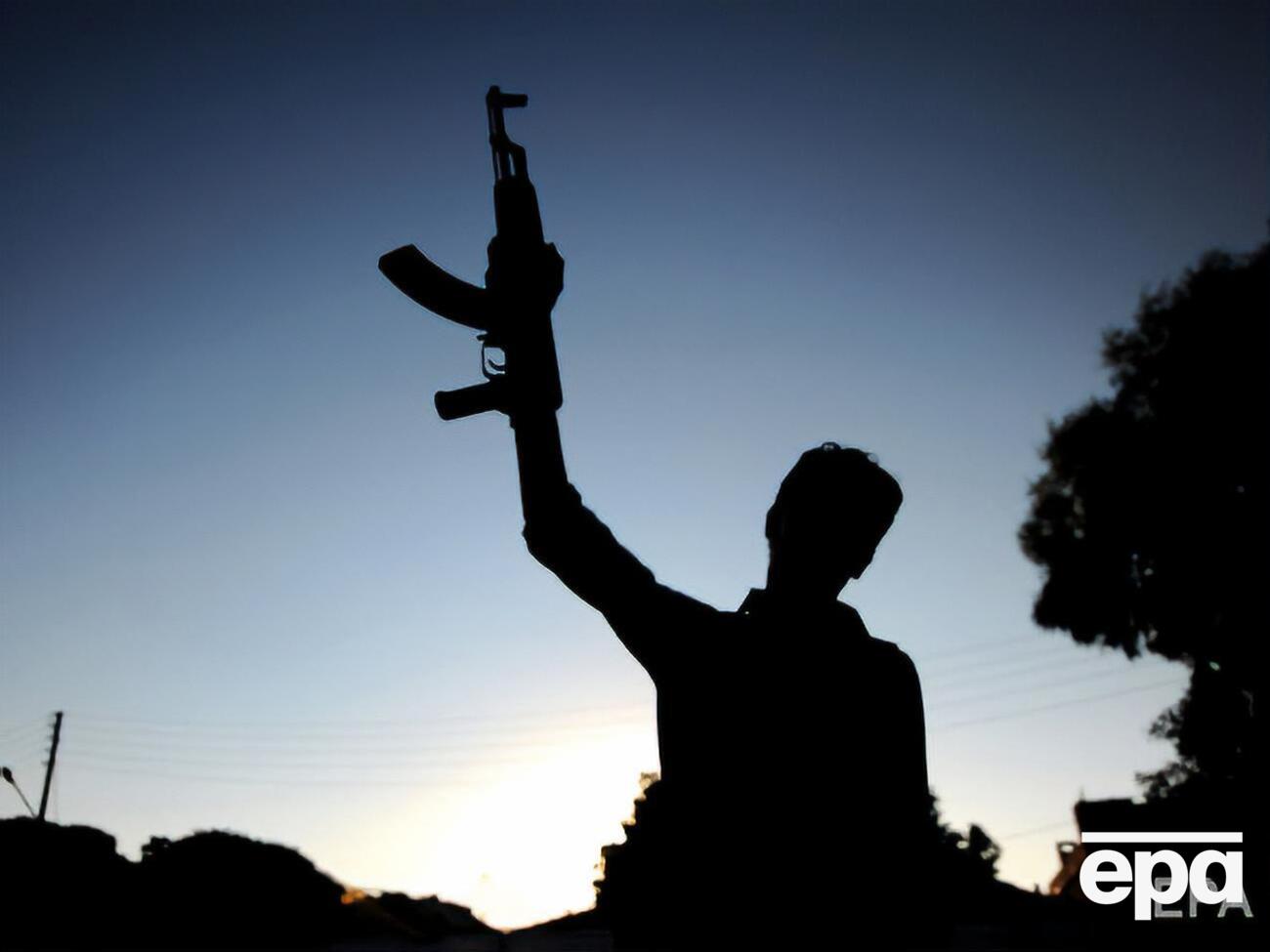 "Журналиста" из Италии видели в форме "ДНР" с автоматом, утверждают в украинской прокуратуре