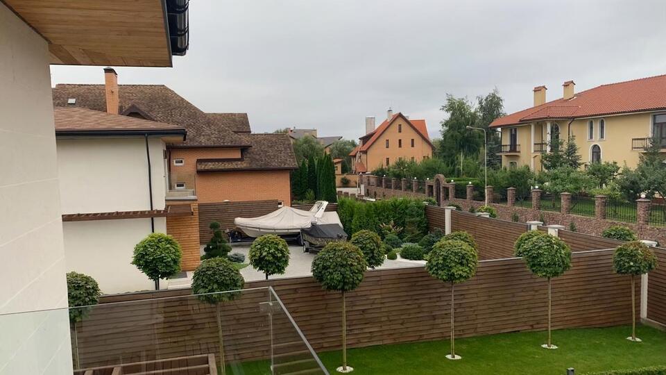 В офісі під Києвом опрацьовували звернення клієнтів і контролювали виплати "виграшів"