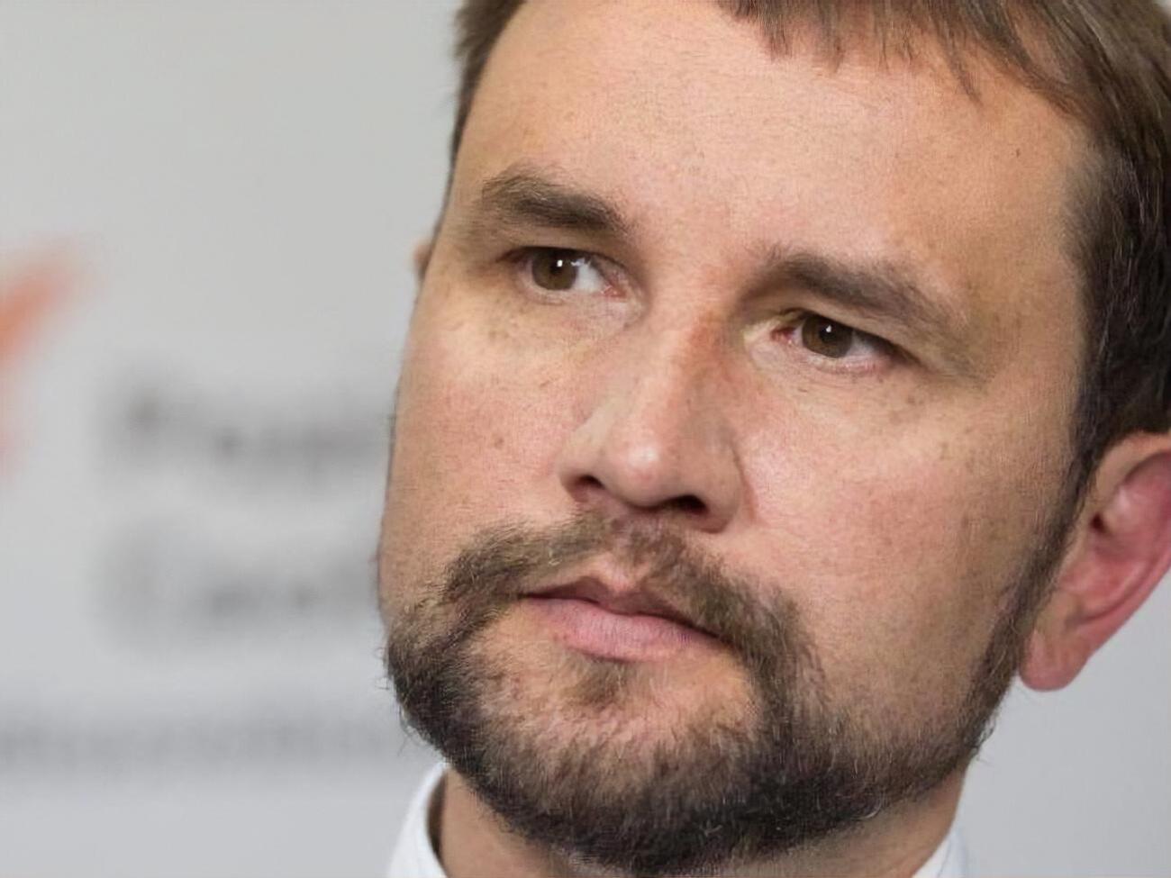 Вятрович: Очень большое количество людей как смотрели на свою жизнь через телевизор, так и продолжают это делать