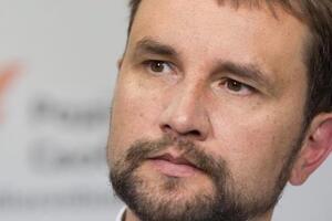 Вятрович: Очень большое количество людей как смотрели на свою жизнь через телевизор, так и продолжают это делать