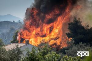 Вогонь поширюється через сильний вітер і швидко просувається до населених пунктів