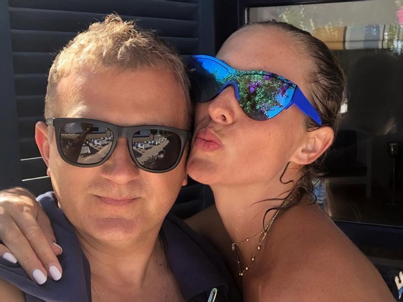 Горбунов поделился семейным снимком с Осадчей