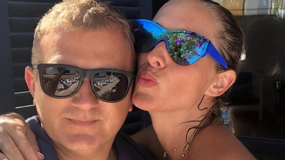 Горбунов поделился семейным снимком с Осадчей