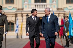 Зеленский (слева): Мы будем учиться у Израиля