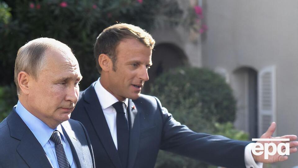 Макрон зустрівся з Путіним у Франції