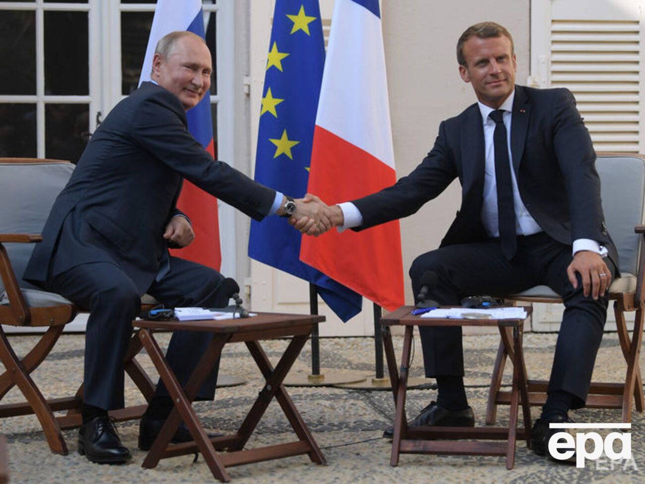 Перед началом переговоров президенты Путин и Макрон дали пресс-конференцию