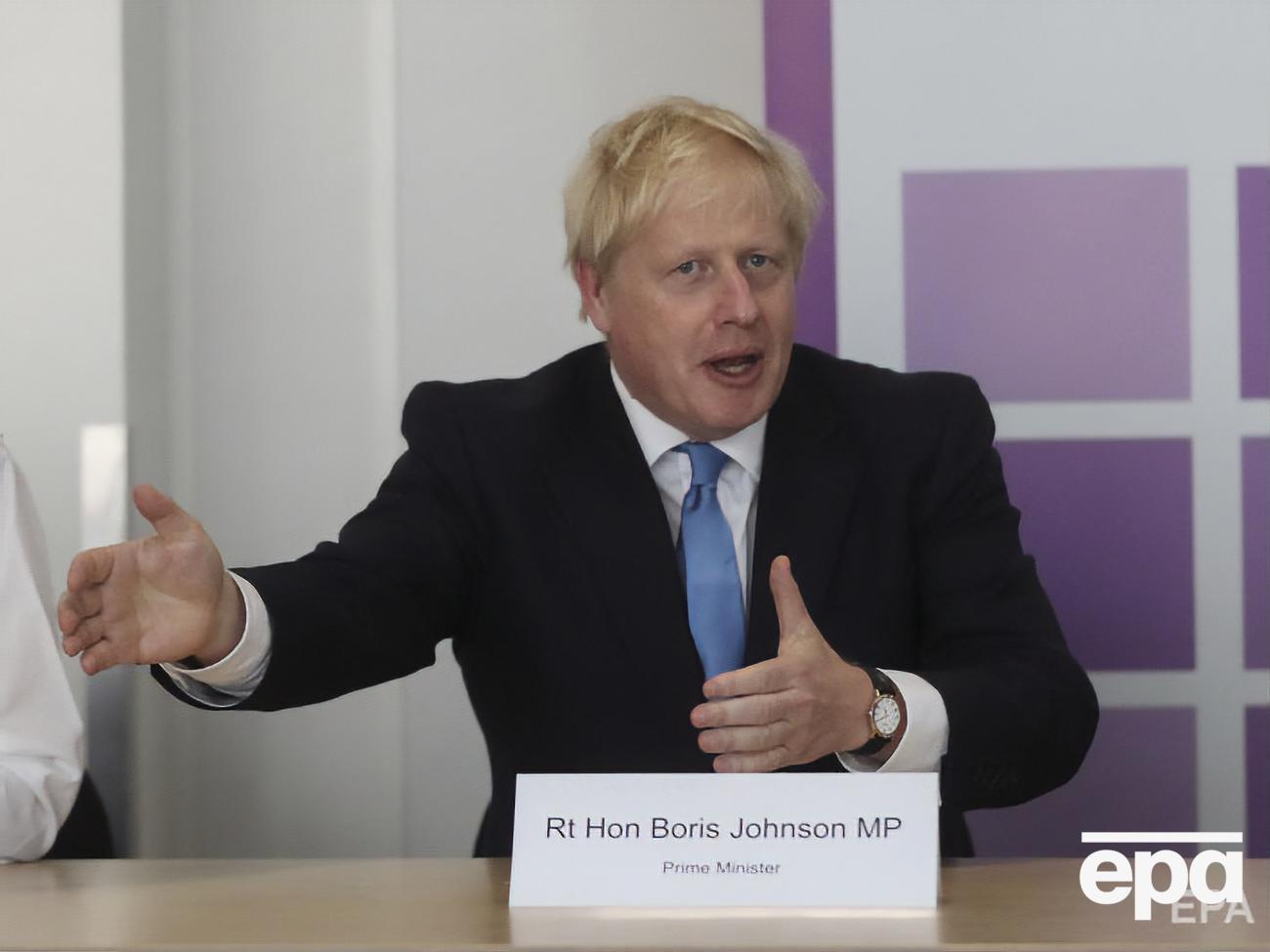 Джонсон замовив такий годинник після того, як він з'явився в нового лідера Консервативної партії Джеймса Клеверлі