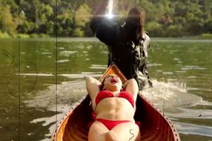 Тизер представлен роликом с эффектом состаренного пленочного кадра