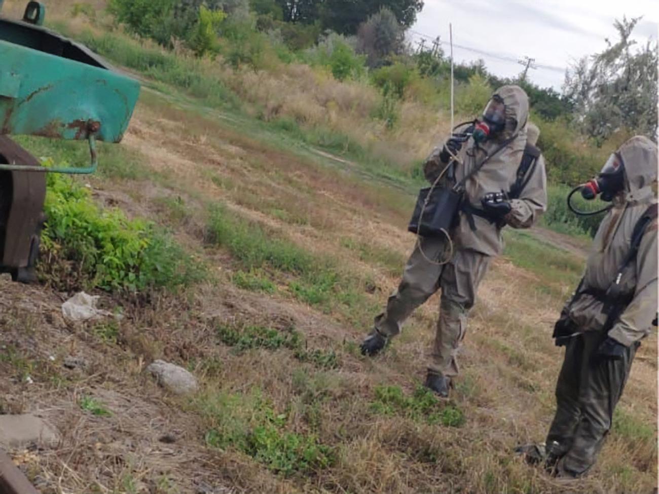 На месте утечки химически опасного вещества работают специалисты, сообщили в ГСЧС