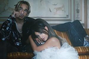 Гранде зіграла ревниву дівчину в новому ролику