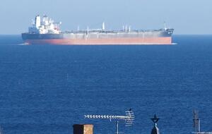 Танкер находится в Черном море