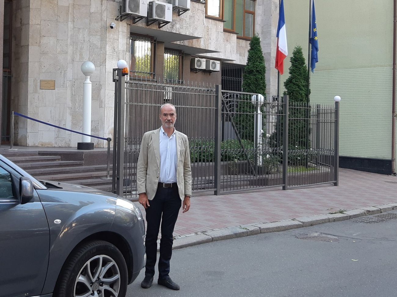 Понсена призначили послом у липні