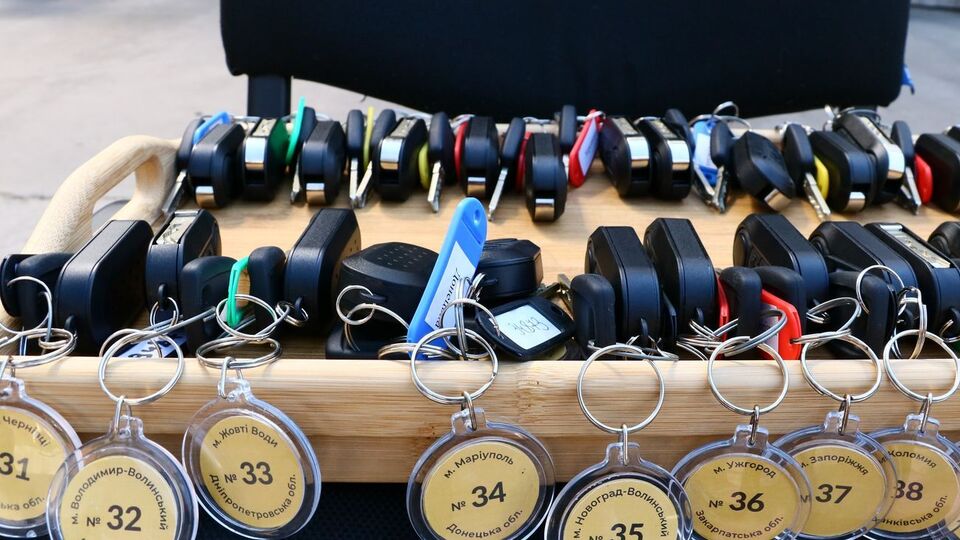 200 скорых, закупленных по решению Рината Ахметова, за год позволят врачам совершить более миллиона вызовов