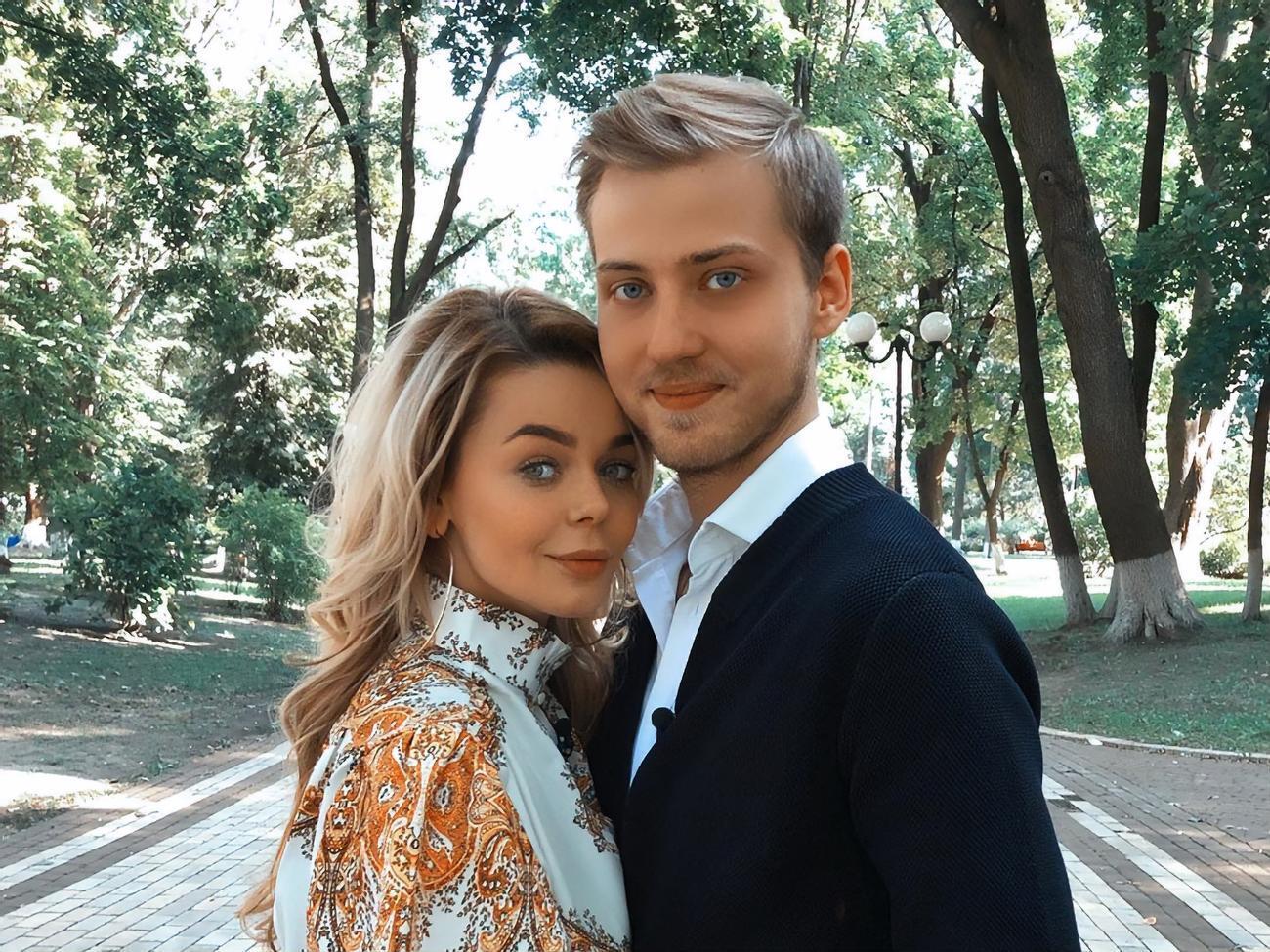 За весілля Гросу та Комкова заплатили батьки нареченої