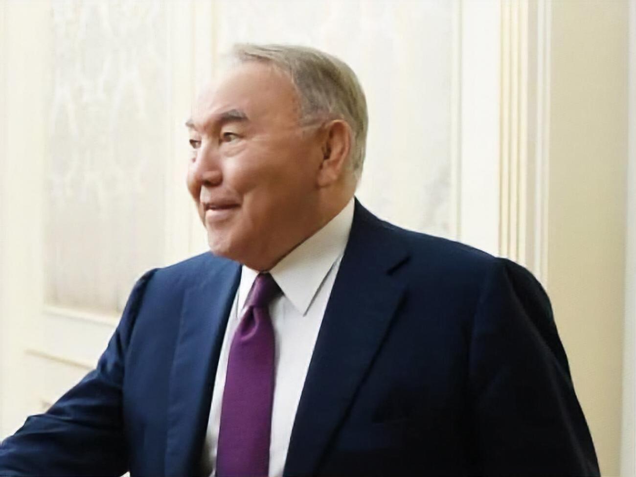 Назарбаев продемонстрировал вокальные данные
