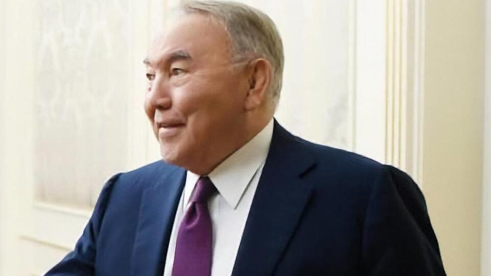 Назарбаев продемонстрировал вокальные данные
