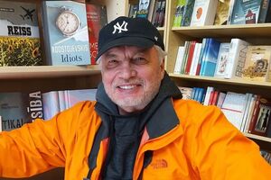 Победа Зюганова на выборах в 1996-м была гораздо полезнее и спасительнее для России, чем воровская победа Ельцина. Коммунистический режим рухнул бы окончательно