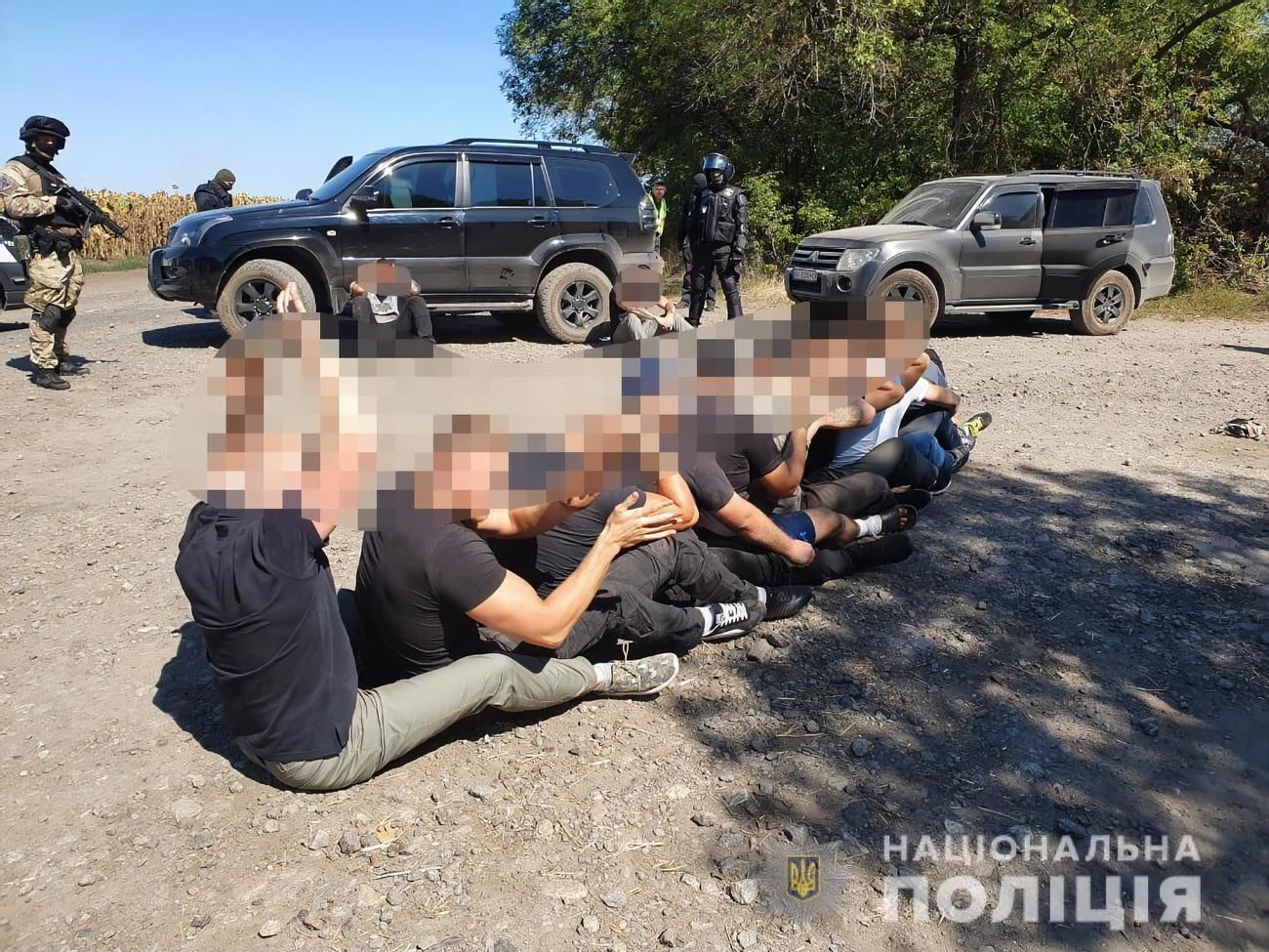 У затриманні чоловіків брали участь бійці батальйону поліції особливого призначення