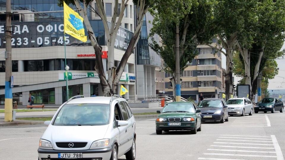 Штрафи для власників машин на єврономерах мають набути чинності цього тижня