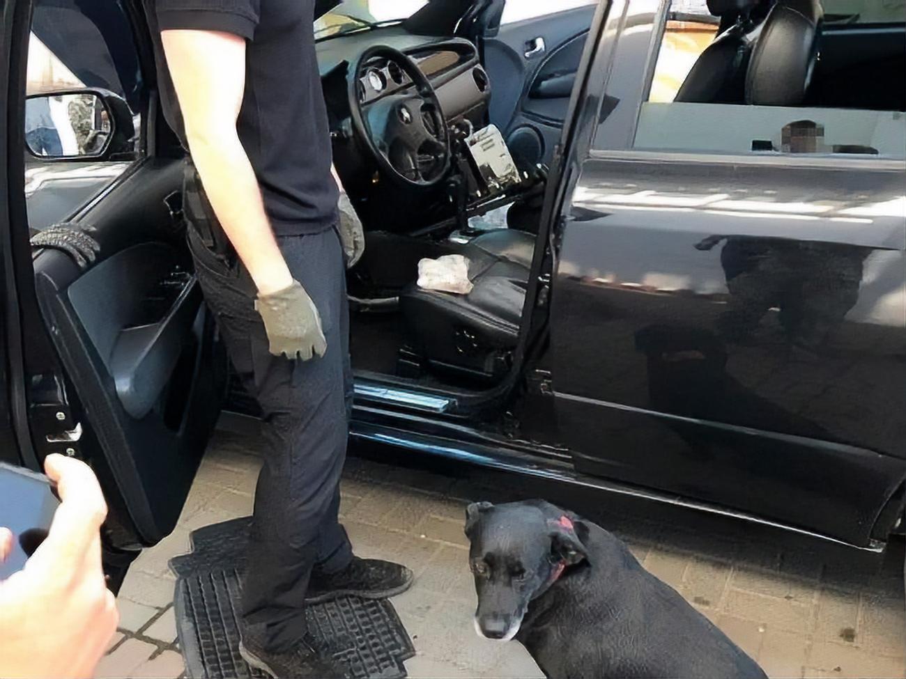 Подозреваемый прятал наркотики в машине