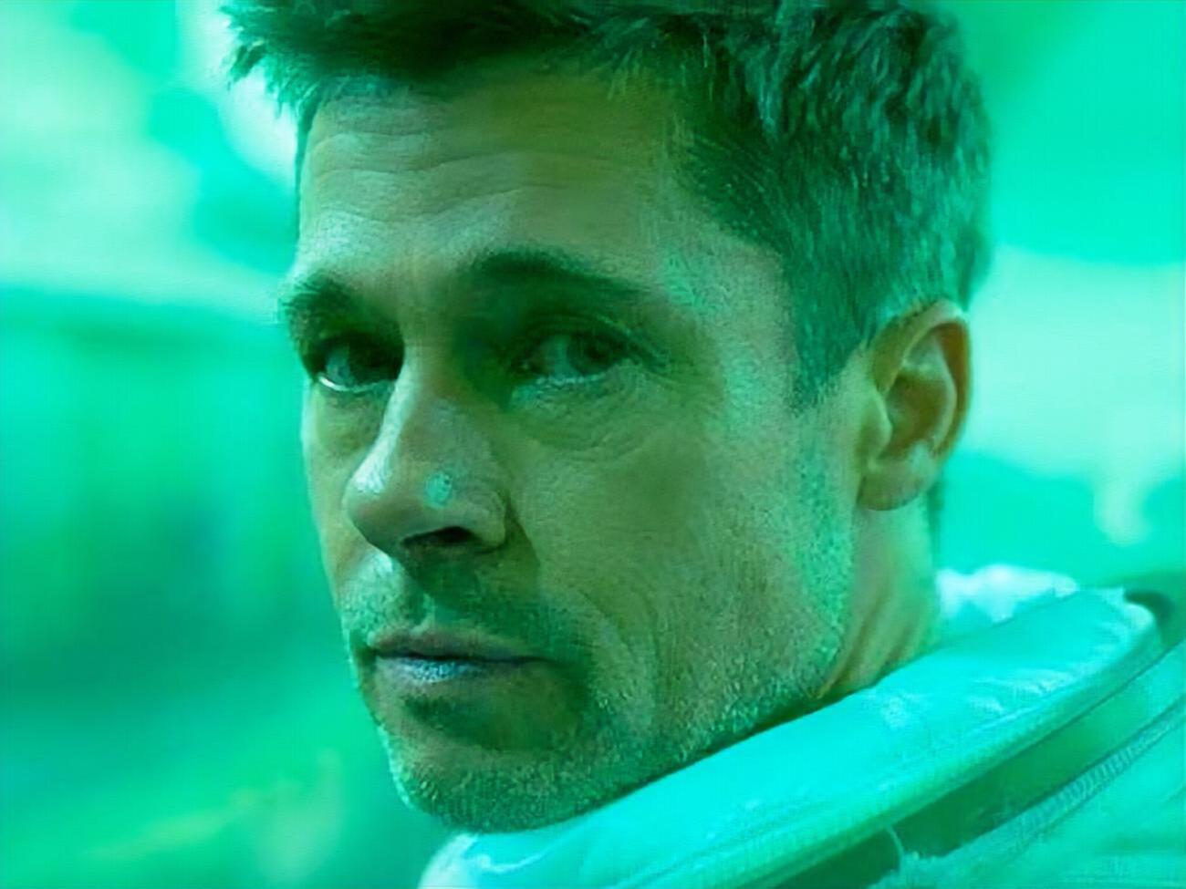 Питт исполняет роль астронавта