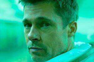 Питт исполняет роль астронавта